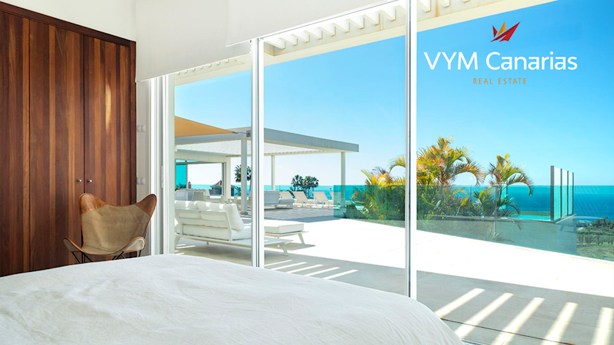 5 bed villa for sale in La Caleta