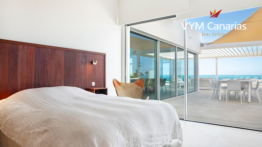 5 bed villa for sale in La Caleta