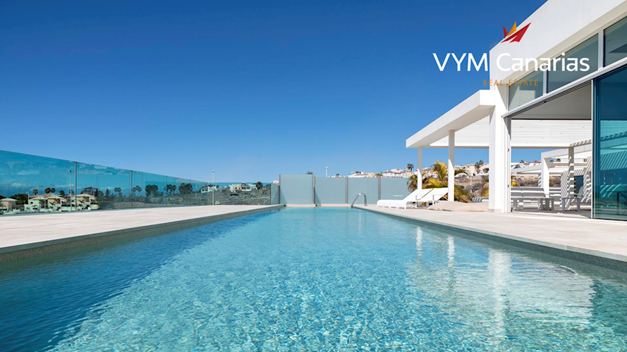 5 bed villa for sale in La Caleta