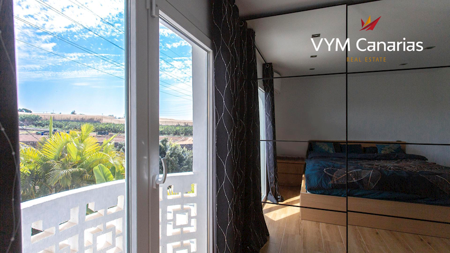 5 bed townhouse for sale in Callao Salvaje