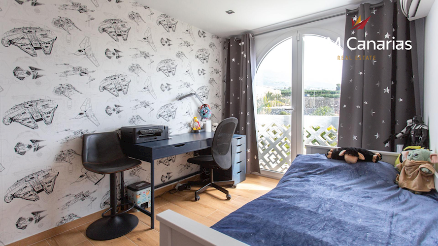 5 bed townhouse for sale in Callao Salvaje