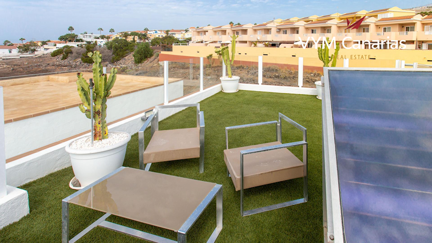 5 bed townhouse for sale in Callao Salvaje