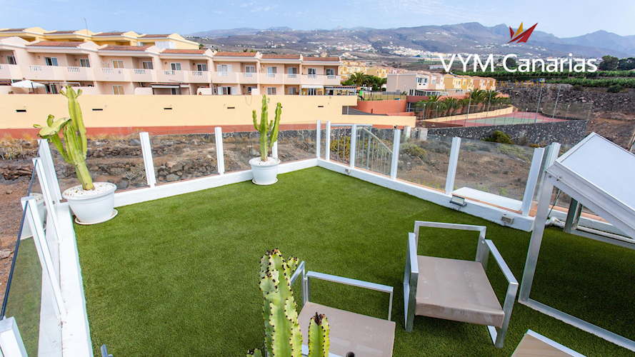 5 bed townhouse for sale in Callao Salvaje