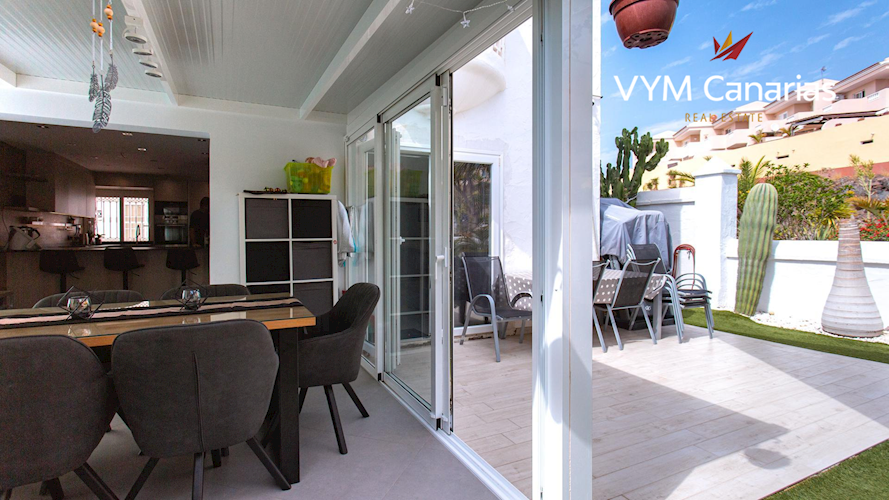 5 bed townhouse for sale in Callao Salvaje