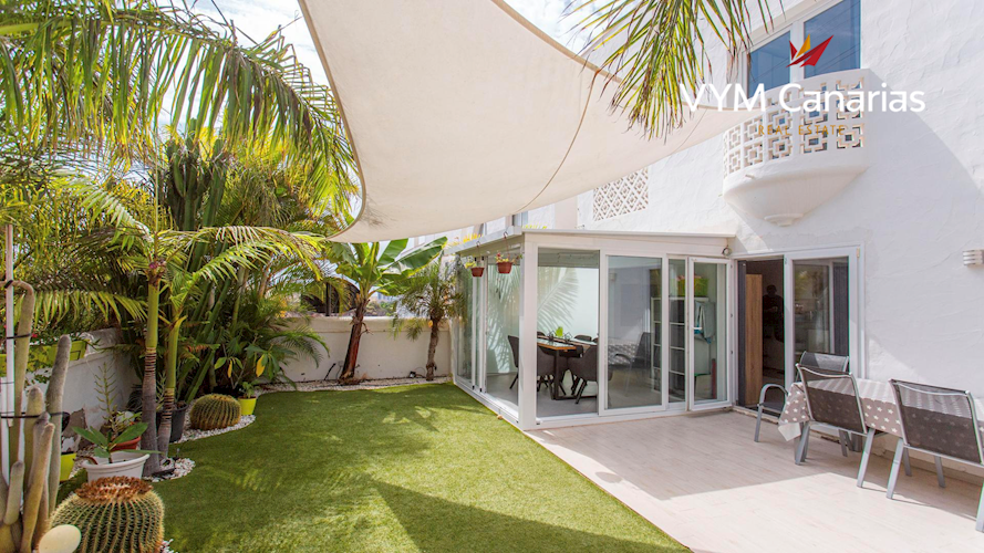 5 bed townhouse for sale in Callao Salvaje