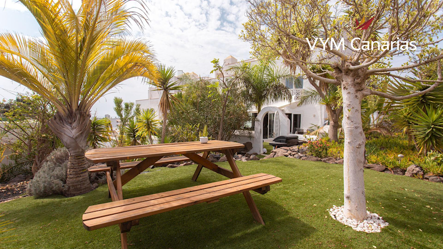 5 bed townhouse for sale in Callao Salvaje