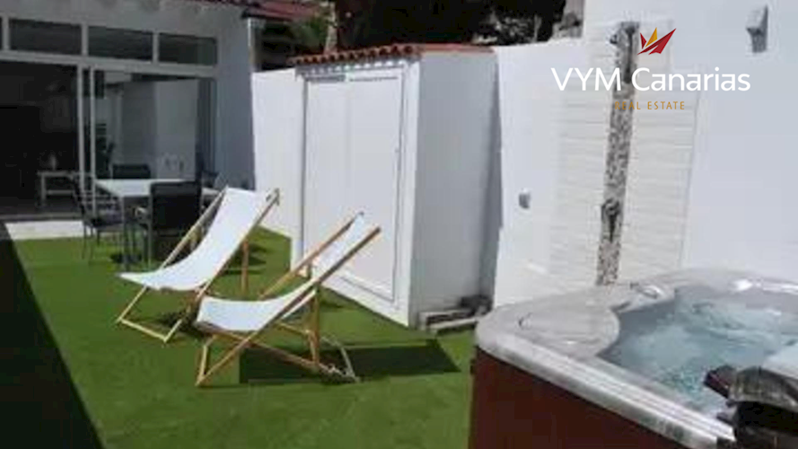 2 bed townhouse for sale in Callao Salvaje