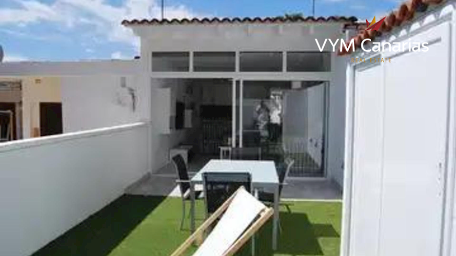 2 bed townhouse for sale in Callao Salvaje