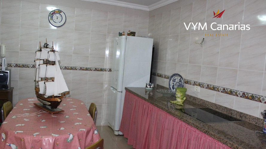 3 bed townhouse for sale in Abades