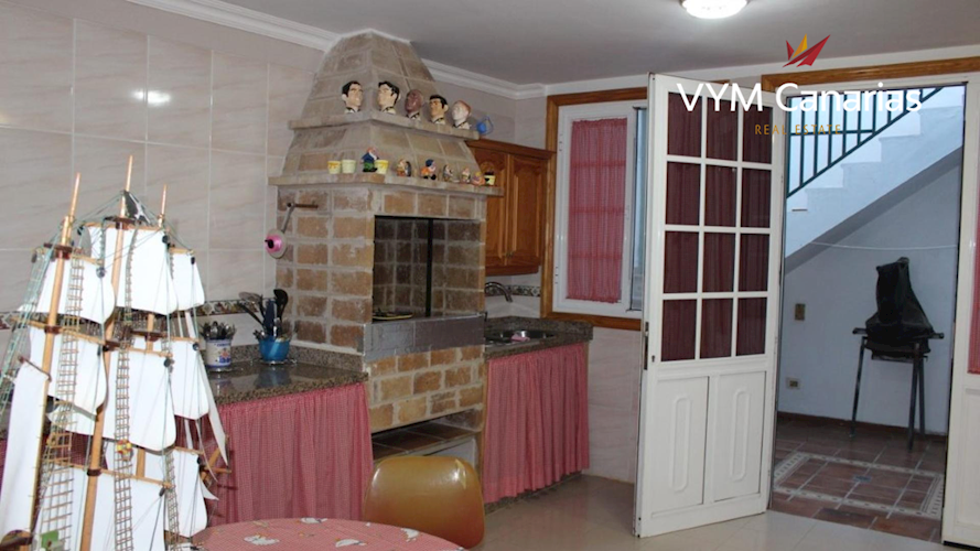 3 bed townhouse for sale in Abades