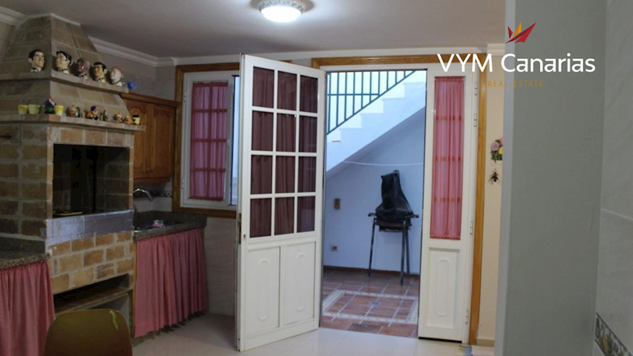 3 bed townhouse for sale in Abades