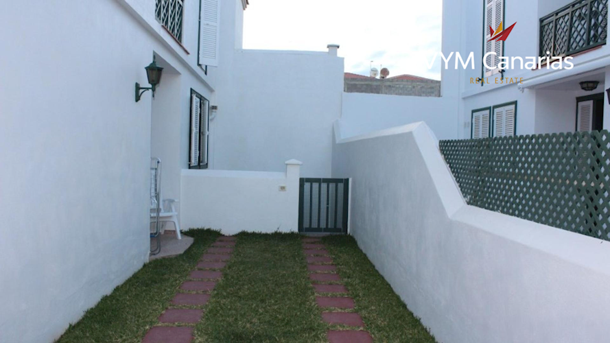 3 bed townhouse for sale in Abades