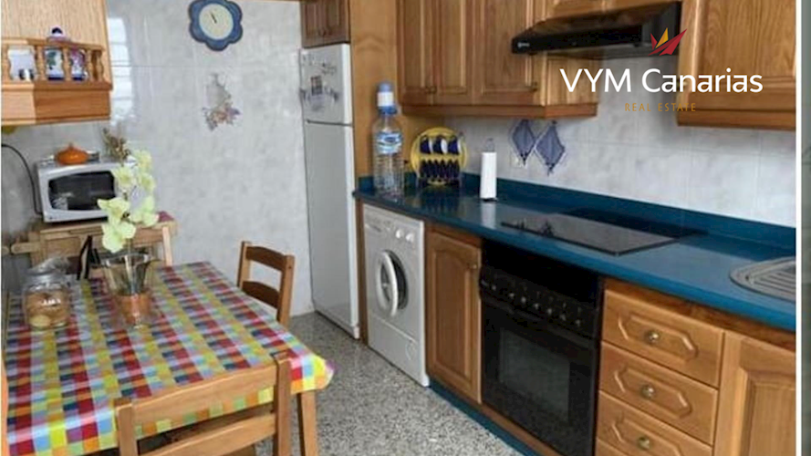 3 bed townhouse for sale in Abades