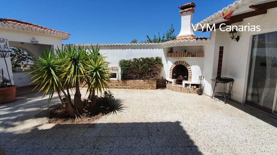 4 bed villa for sale in Valle de San Lorenzo
