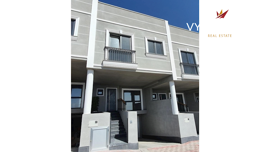 3 bed townhouse for sale in El Roque